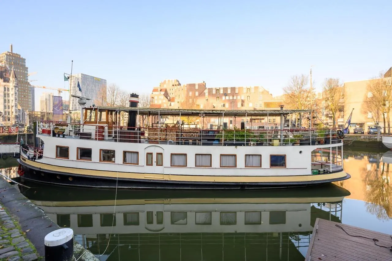 Botel Boatapartment Animathor On Top Location Rotterdam