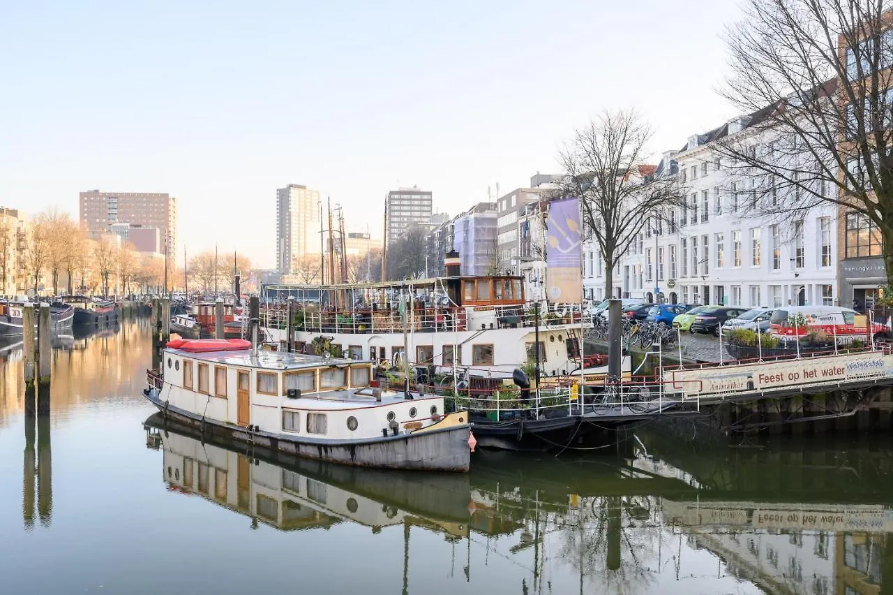 Boatapartment Animathor On Top Location Rotterdam Botel