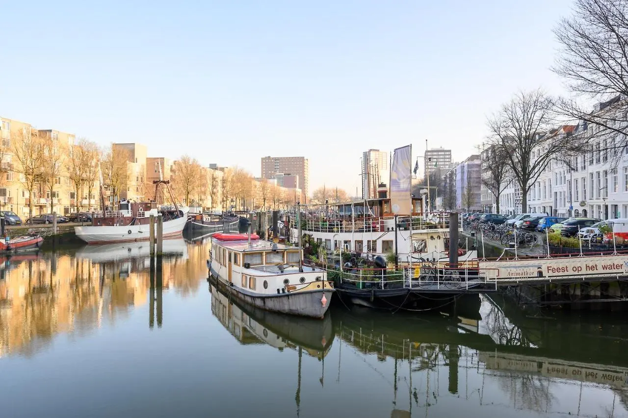 Botel Boatapartment Animathor On Top Location Rotterdam Netherlands